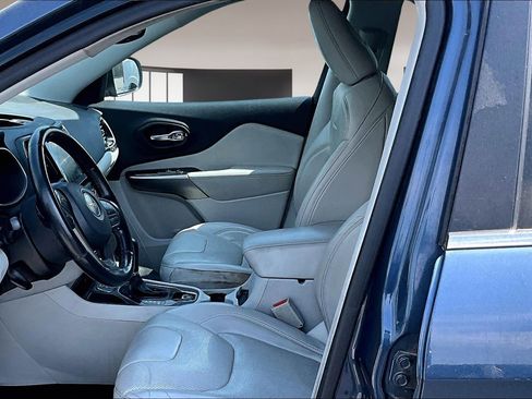 Used 2020 Jeep Cherokee Limited w/ Luxury Group image 15