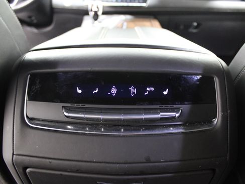 Certified 2024 Cadillac Escalade ESV Sport Platinum image 29