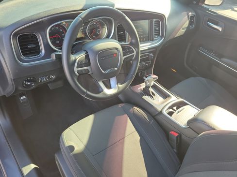 Used 2016 Dodge Charger SXT RWD image 13