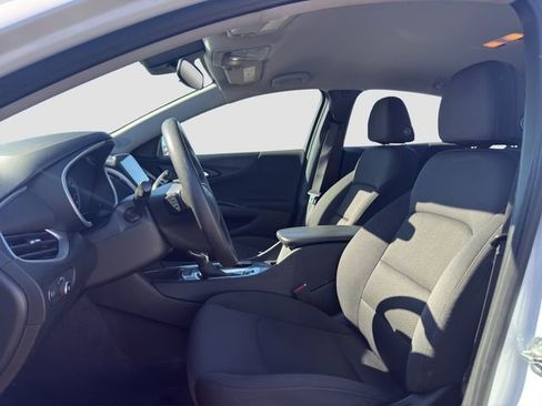 Used 2024 Chevrolet Malibu LT image 9