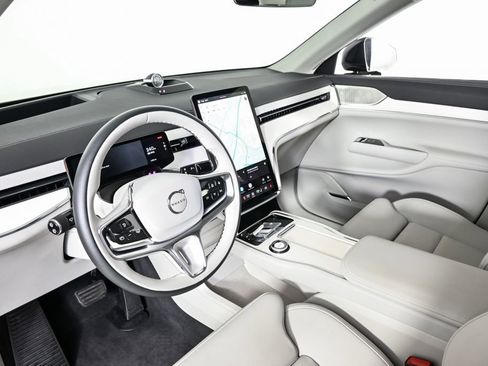 Certified 2025 Volvo EX90 Ultra AWD/4WD image 6