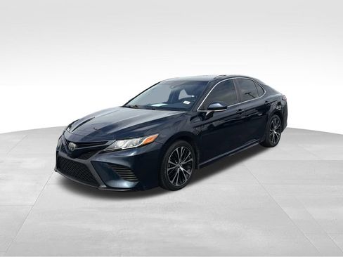 Used 2018 Toyota Camry SE w/ Convenience Package FWD image 8