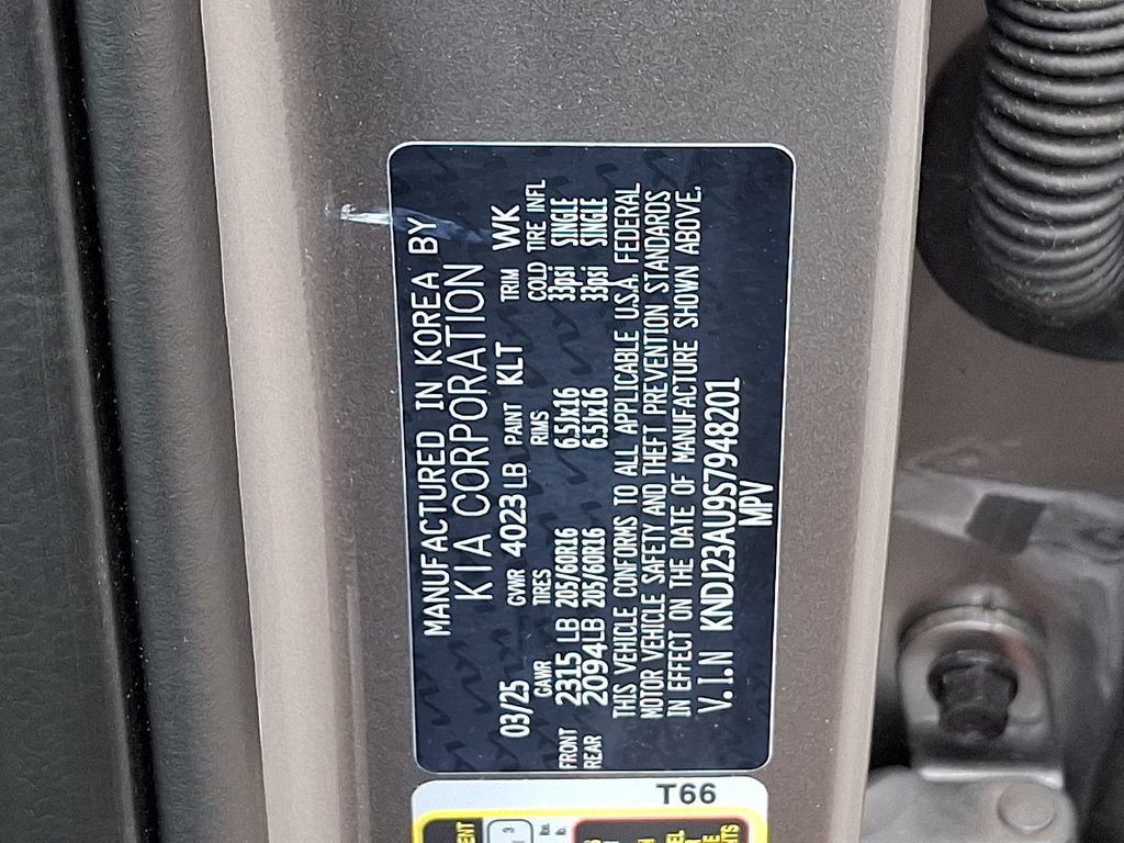 Used 2025 Kia Soul LX w/ LX Technology Package FWD image 28