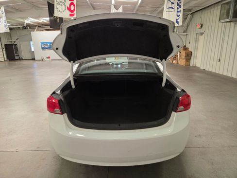 Used 2018 Chevrolet Impala LT FWD image 34