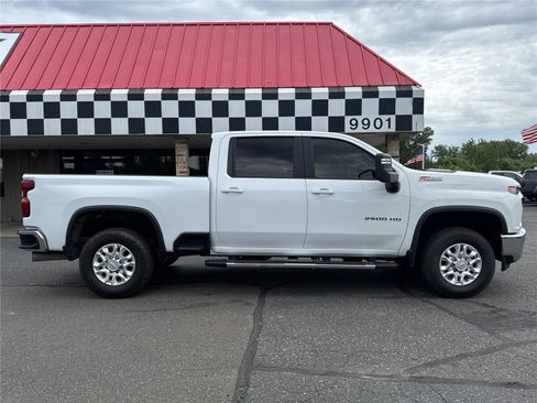 Used 2021 Chevrolet Silverado 2500 LT w/ Z71 Off-Road Package AWD/4WD image 8