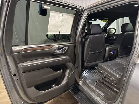 Used 2021 Chevrolet Suburban LT AWD/4WD image 20