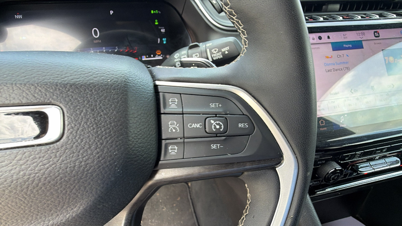 Used 2024 Jeep Grand Cherokee Limited 4xe AWD/4WD image 28