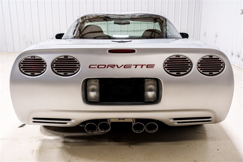 Used 2002 Chevrolet Corvette Coupe w/ Preferred Equipment Group1 RWD image 6