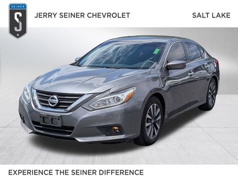 Used 2017 Nissan Altima 2.5 SV FWD image 1