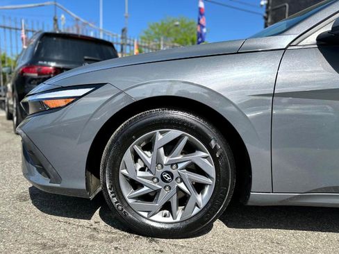 Used 2024 Hyundai Elantra SEL image 7