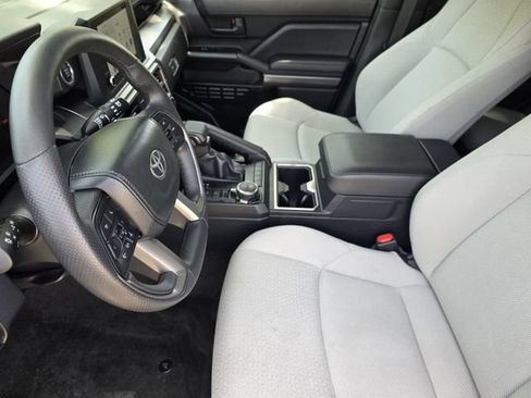 Certified 2025 Toyota 4Runner SR5 AWD/4WD image 11