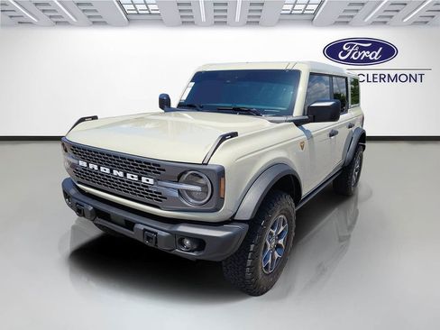 Used 2025 Ford Bronco Badlands AWD/4WD image 2