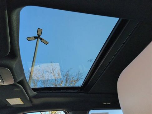 Used 2022 Ford F150 Lariat w/ Max Trailer Tow Package image 21