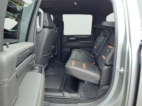Used 2025 GMC Sierra 2500 AT4 AWD/4WD image 11