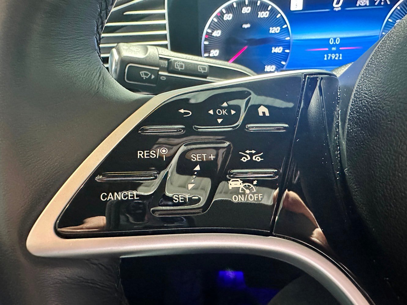 Certified 2025 Mercedes-Benz GLS 450 4MATIC image 19