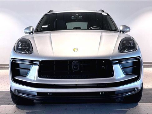 Used 2026 Porsche Macan AWD/4WD image 13