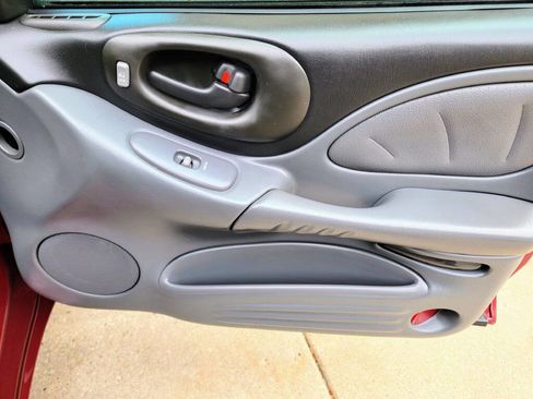 Used 2000 Pontiac Bonneville SSEi FWD image 33
