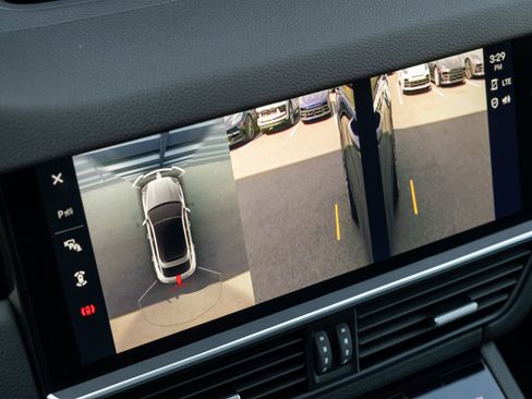 Certified 2023 Porsche Cayenne S image 32