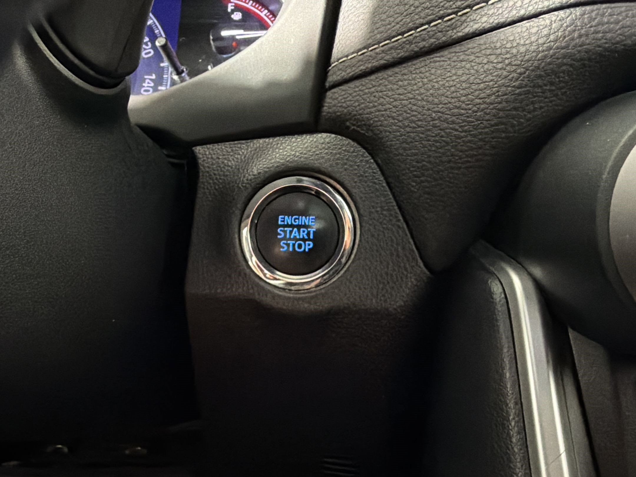 Used 2019 Toyota RAV4 Limited AWD/4WD image 15