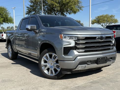 Used 2024 Chevrolet Silverado 1500 High Country w/ High Country Premium Package image 2