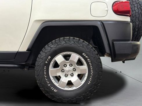 Used 2010 Toyota FJ Cruiser 4WD image 36