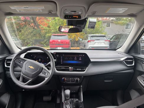 Used 2025 Chevrolet TrailBlazer LT image 31