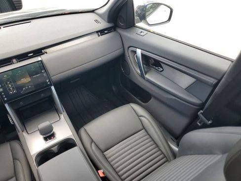 Certified 2025 Land Rover Discovery Sport Dynamic SE AWD/4WD image 17