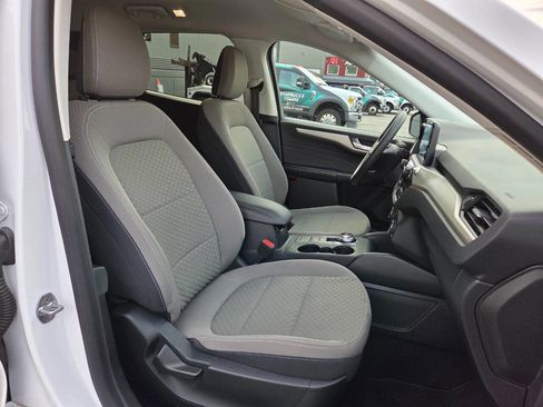 Used 2021 Ford Escape SE image 17
