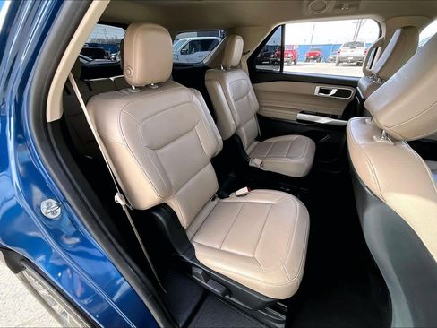 Used 2020 Ford Explorer XLT w/ Equipment Group 202A image 19