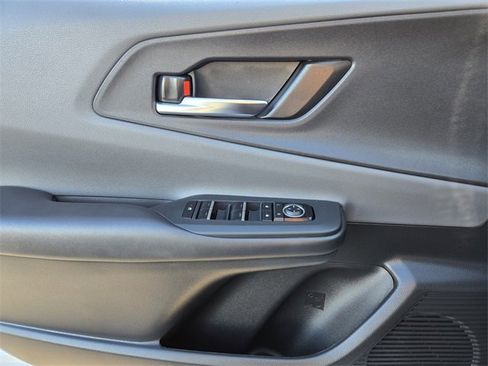 Certified 2025 Toyota Prius Limited image 18