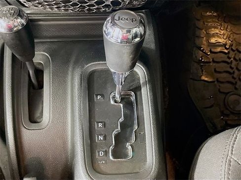 Used 2018 Jeep Wrangler Sport image 16