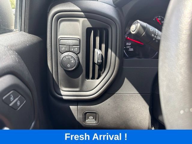 Used 2024 Chevrolet Silverado 1500 Custom w/ LPO, Dark Essentials Package RWD image 7