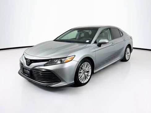 Used 2018 Toyota Camry XLE w/ Driver Assist Package FWD image 3