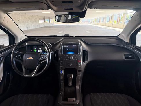 Used 2015 Chevrolet Volt FWD image 24