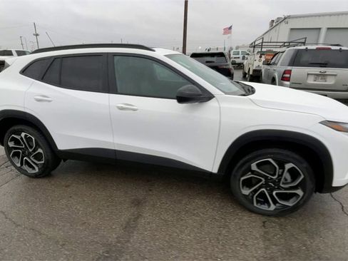 New 2026 Chevrolet Trax RS w/ Sunroof Package image 3