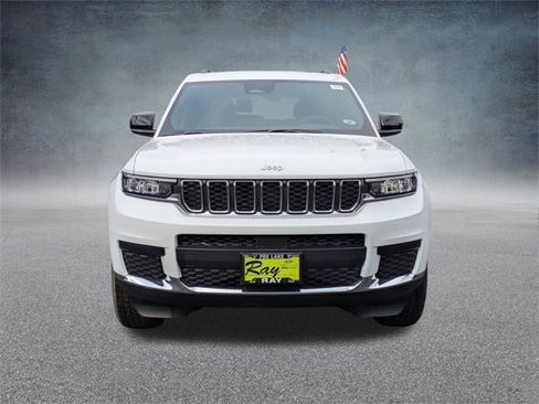 New 2025 Jeep Grand Cherokee L Laredo w/ Luxury Tech Group I image 9
