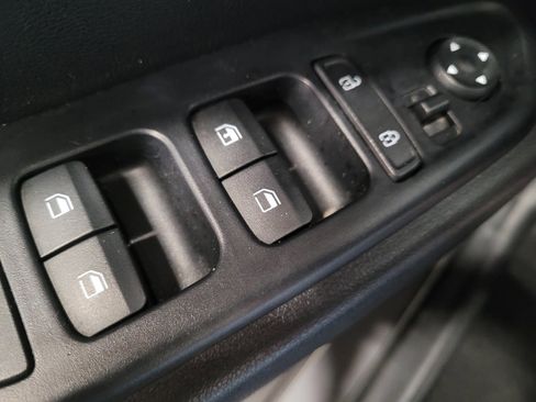 Used 2021 Hyundai Venue SE FWD image 27