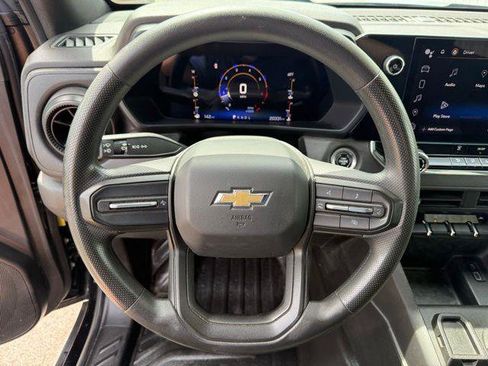 Used 2023 Chevrolet Colorado W/T RWD image 7