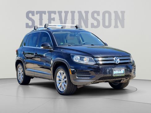 Used 2017 Volkswagen Tiguan Wolfsburg Edition AWD/4WD image 7