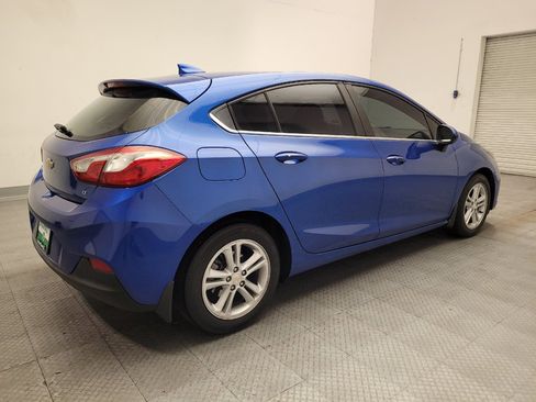 Used 2017 Chevrolet Cruze LT w/ Convenience Package FWD image 9