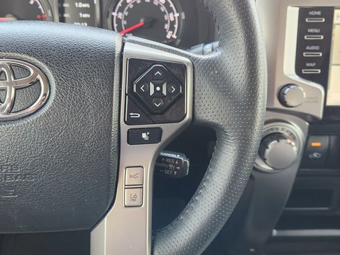 Used 2022 Toyota 4Runner SR5 Premium w/ Moonroof Package RWD image 34