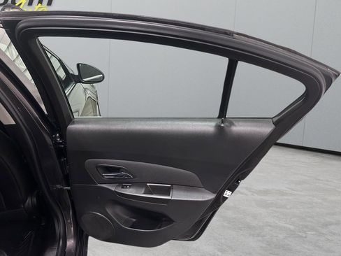 Used 2015 Chevrolet Cruze LT FWD image 12