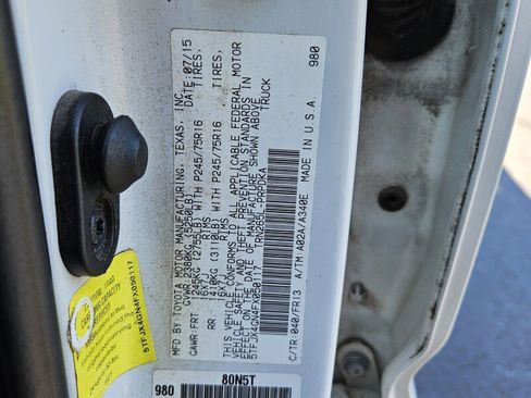 Used 2015 Toyota Tacoma PreRunner image 17