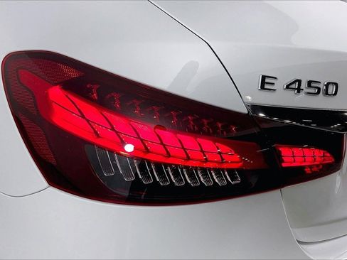 Certified 2022 Mercedes-Benz E 450 4MATIC Sedan image 23
