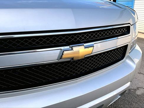 Used 2010 Chevrolet Suburban LT image 29