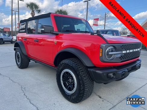 Used 2022 Ford Bronco Badlands image 3