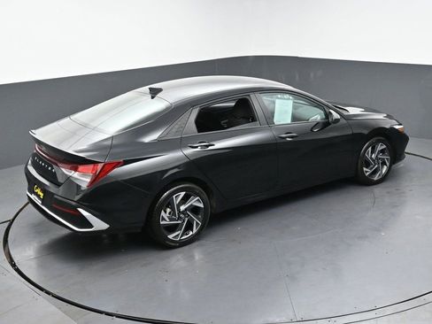 Used 2025 Hyundai Elantra Sport image 37