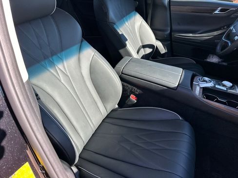Used 2023 Genesis G80 image 13