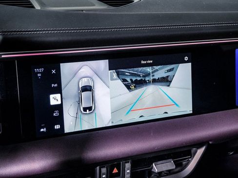 Certified 2025 Porsche Macan 4S Electric AWD/4WD image 22