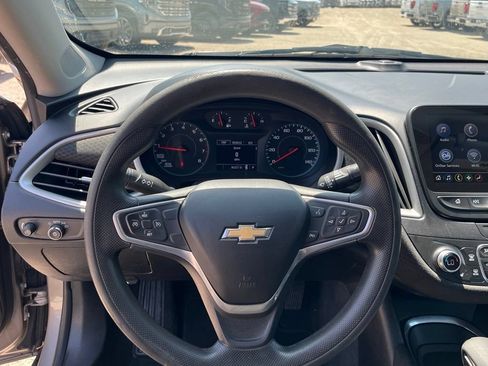 Used 2022 Chevrolet Malibu LT FWD image 23